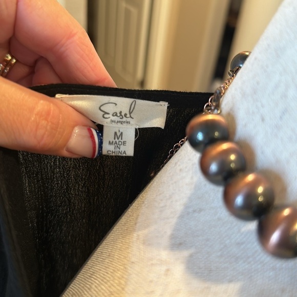 NWOT Embroidered Blouse by Easel Los Angeles and Coordinating Copper Necklace - Picture 5 of 5